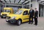 Mercedes Citan geht auf Sendung:  Deutsche Post erprobt den neuen Stadtlieferwagen mit Stern: Der Citan bringt's: Erster Mercedes-Benz Citan zur Kundenerprobung an Deutsche Post übergeben