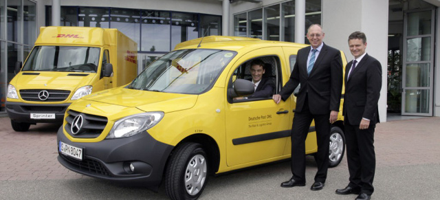 Mercedes Citan geht auf Sendung:  Deutsche Post erprobt den neuen Stadtlieferwagen mit Stern: Der Citan bringt's: Erster Mercedes-Benz Citan zur Kundenerprobung an Deutsche Post übergeben