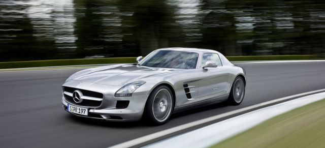 Das Goldene Lenkrad geht an den SLS AMG: Der Supersportwagen wird von einer Viertelmillion Leser zum Sieger gewählt