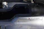 Neue Kleider für das Formel-1-Team: Tommy Hilfiger ab sofort offizieller Bekleidungspartner der Silberpfeile!