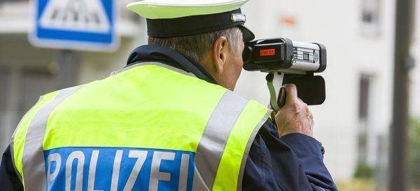 Speed-Week und Blitzer-Marathon nahen: Ab 15. April macht die Polizei verstärkt Jagd auf Raser