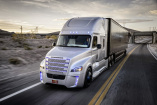 Freightliner: Erster autonomer Lkw mit US-Straßenzulassung : Freightliner Inspiration Truck erhält in Nevada weltweit erste Straßen­zulassung für einen autonom fahrenden Lkw 