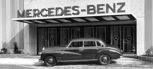 1951: Die Automobilwirtschaft nach Kriegsende: Spitzenautomobil im Doppelpack: Mercedes-Benz 220 (W187) und 300 (W186)