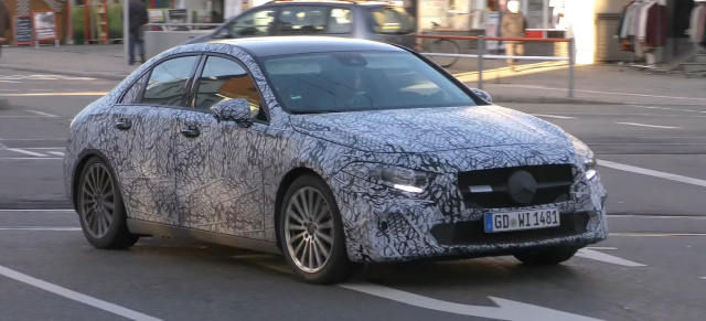 Mercedes-Benz Erlkönig erwischt: Spy Shot Video: Aktuelle Bilder von der A-Klasse-Stufenheck-Limousine