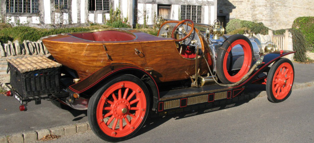 Chitty Chitty Bang Bang auf der HistoriCar, 16. / 17. Oktober 2010: HistoriCar in Duisburg: Das berühmte Filmauto Chitty Chitty Bang Bang an diesem Wochenende vermutlich zum letzten Mal zu sehen