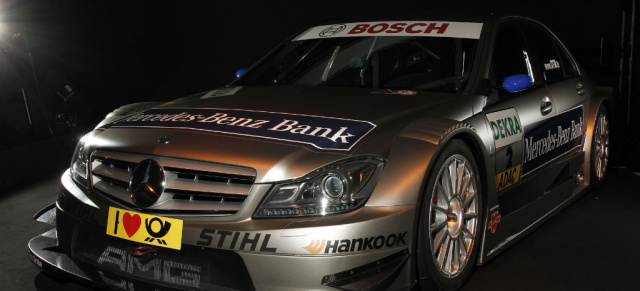 Erste Bilder vom neuen Mercedes DTM-Auto 2011: Im Rahmen des Ball des Sports zeigte Mercedes erstmals auch die neue DTM AMG Mercedes C-Klasse - der DTM Kalender 2011