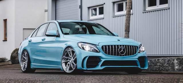 Mercedes-Benz C-Klasse mit Chic: Kevin will Meer: Ozeanblaue Folie und andere feine Extras lassen den Mercedes W205 besser dastehen