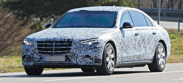 Mercedes-Benz Erlkönig Premiere: Spy Shot Debüt: Neue S-Klasse W223 in gepanzerter Ausführung