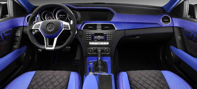 Innere Werte: Mercedes C63 AMG mit blauem Krokodilleder-Interieur: Sehr spezieller Innenraumausbau von TopCar