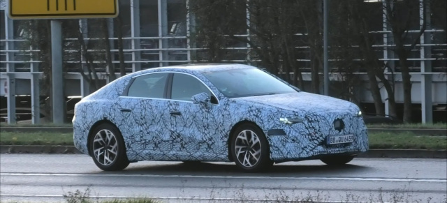 Mercedes Erlkönig erwischt: Video:  Aktuelle Bilder von C-Klasse EQ mit geringerer Tarnung