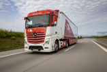 DaimlerTrucks - Praxisversuchs Efficiency Run 2015 : Im Lkw-Fernverkehr lässt sich  CO2-Ausstoß um bis zu 14 % reduzieren