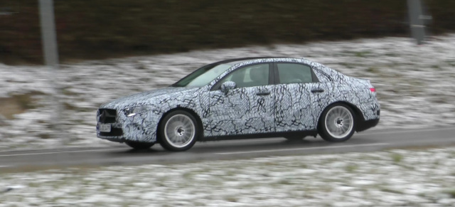 Mercedes Erlkönig erwischt: Spy Shot Video: Aktuelle Bilder von der A-Klasse Stufenhecklimousine