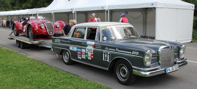 Choreografie, im Fahrerlager bei Morgennebel: Mit "Tauscher"flossen auf Landgang bei der Carrera Panamericana