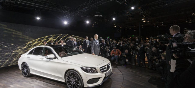 Video: Mercedes in Detroit - Weltpremiere der C-Klasse: Bewegte Bilder von der Weltpremiere des neuen Stars in der Mittelklasse