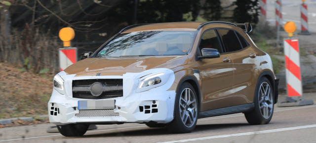 Mercedes Erlkönig Premiere: Spy Shot: Erste Bilder vom Mercedes-AMG GLA 45 Facelift