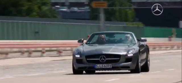 Video: TV-Moderator Jay Leno im SLS AMG Roadster: Mercedes-Benz.tv zeigt den Autonarren im Supersportwagen