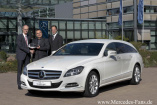 Der Anfang: Erster Kunde holt neuen CLS Shooting Brake in Sindelfingen ab: CLS 350 CDI 4MATIC BlueEFFICIENCY Shooting Brake geht an langjährigen Kunden aus Würzburg