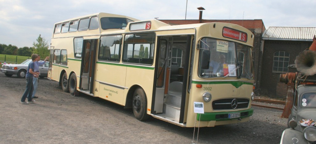 SCHÖNE STERNE 2013: Historischer Mercedes Omnibus der EVAG kommt nach Hattingen: Mercedes-Benz Omnibus als Filmstar aus Barfuss mit Til Schweiger
