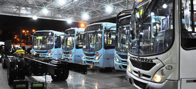 Große Sterne unterm Zuckerhut: 520 neue Mercedes Busse für Brasiliens Metropolen  : Großaufträge für Daimler: Über 520 Mercedes-Benz Stadtbusse erneuern Flotten in brasilianischen Großstädten