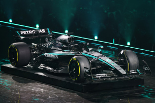 So geht Mercedes in die neue Formel-1-Saison: Mercedes-AMG PETRONAS F1 Team enthüllt Silberpfeil-Lackierung